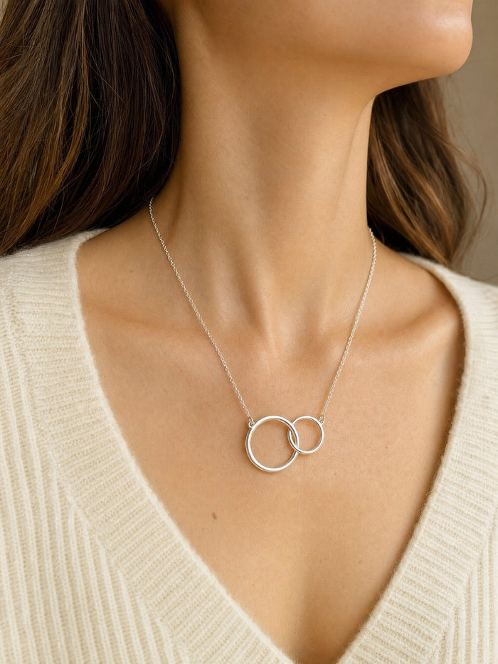 Women's necklaces
