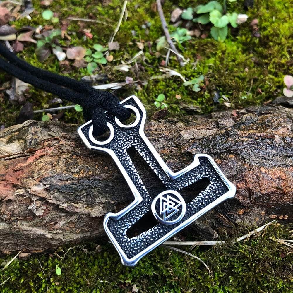 Vikings Thor's Hammer Valknut Stainless Steel Necklace - close-up detail view
